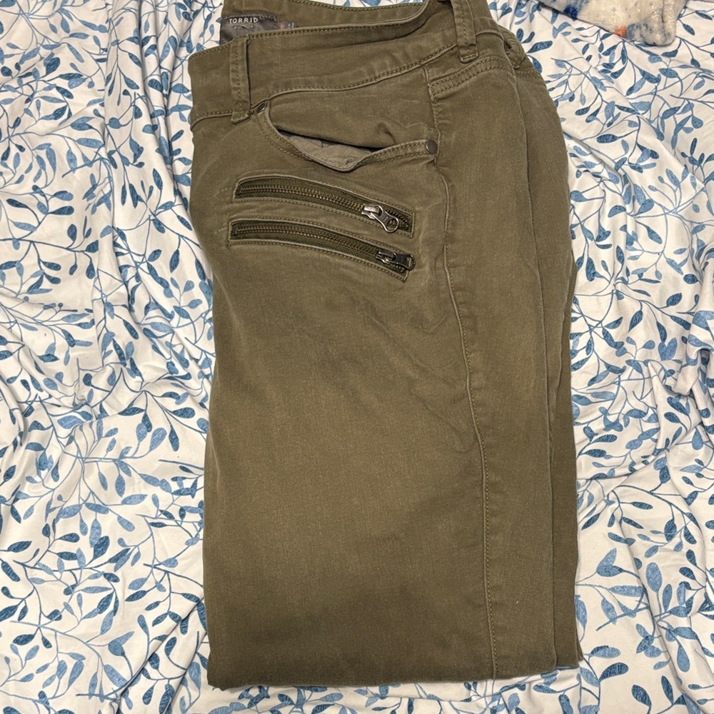 Torrid Olive Cargo Pants with Zipper Details - Picture 3 of 4